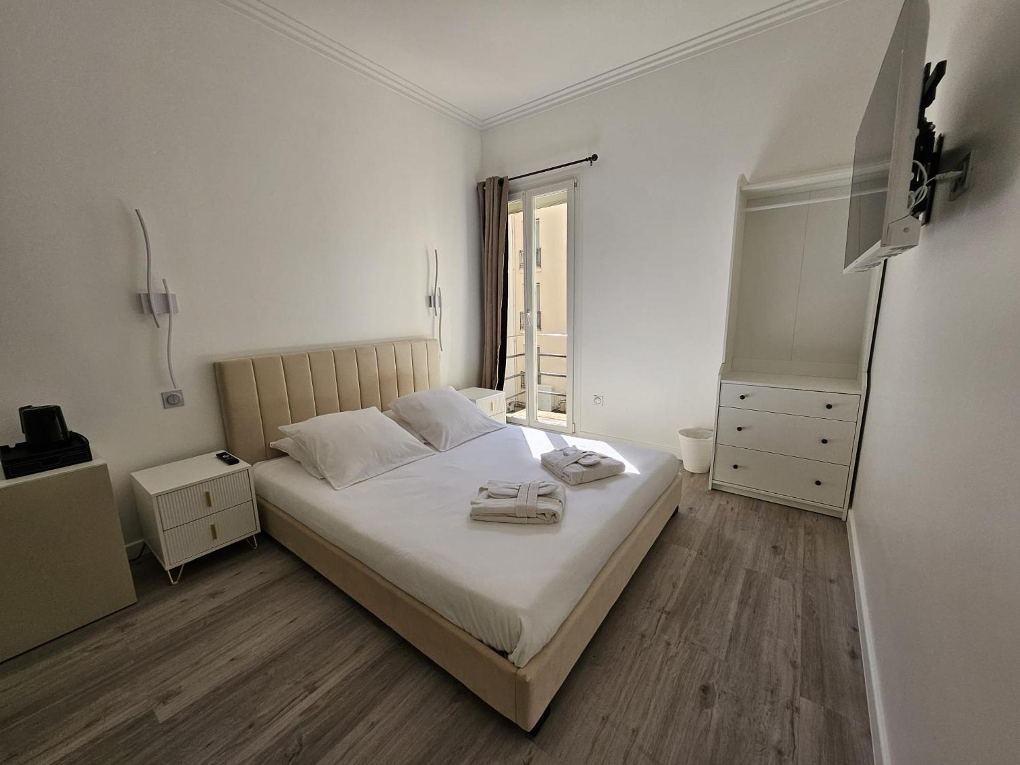 Standard King Room