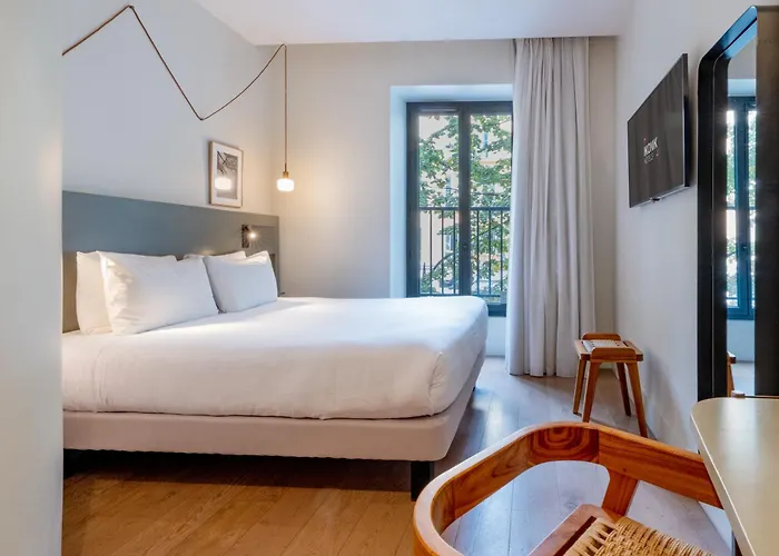 Ikonik Jean Medecin Hotel Nice